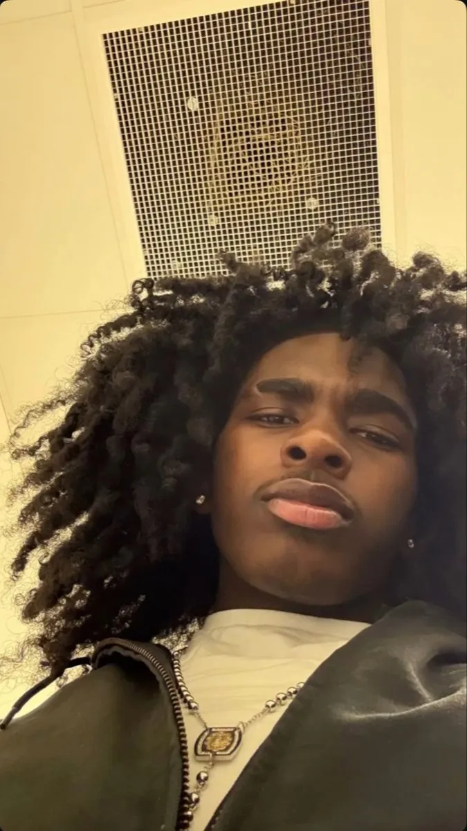 ai character: ||KASIER🔫|| background