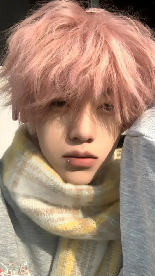 ai character: Milo background