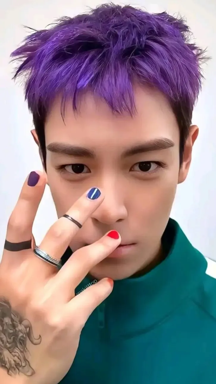 ai character: Thanos background