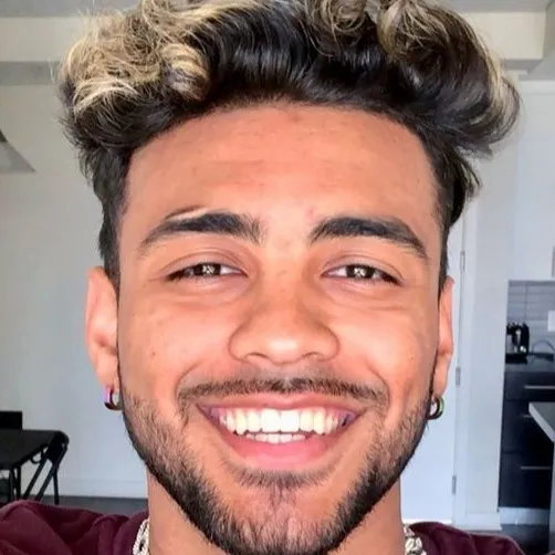 chat with ai character: Mark Adams