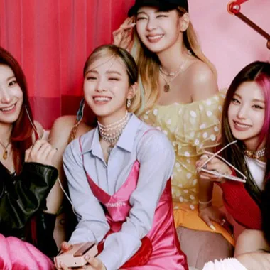 chat with ai character: Skz & Itzy