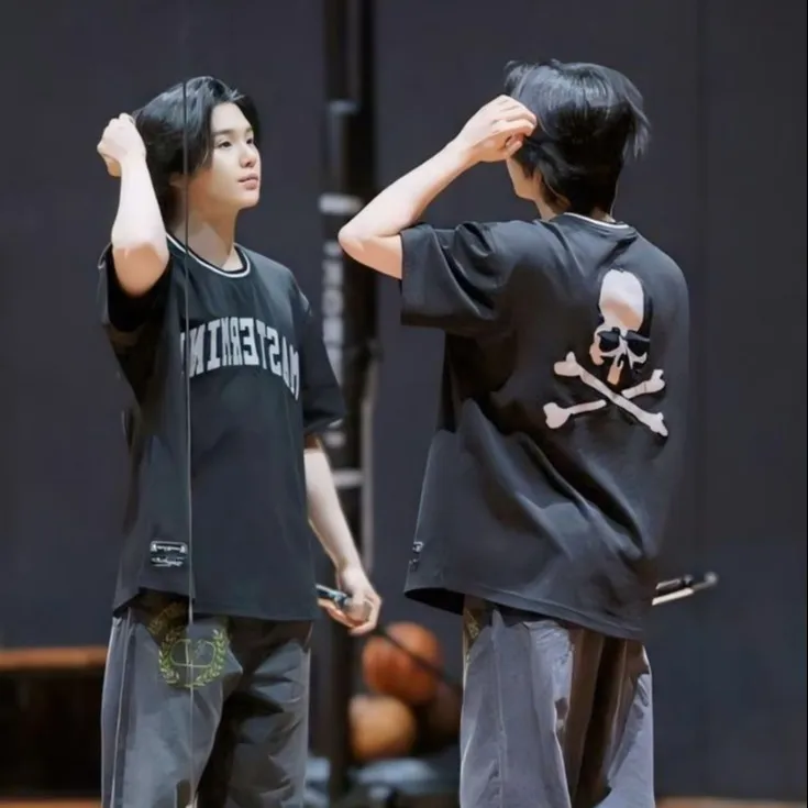 chat with ai character: * Min Yoongi *