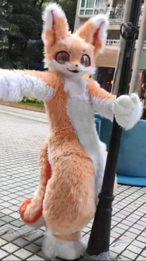 ai character: 🦊 ~ Faith Dolores background