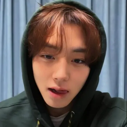 chat with ai character: Yeon Si-eun