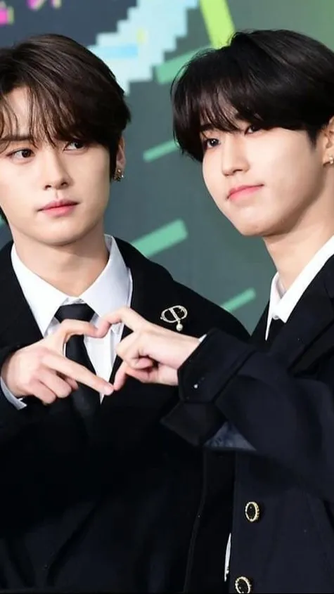 ai character: HeroVilian Minsung background