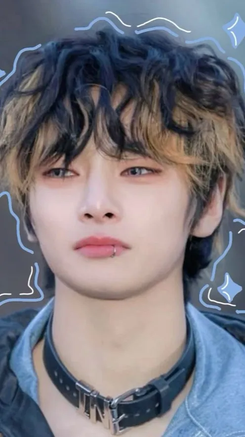 ai character: I.N🦊(Jeong-in) background