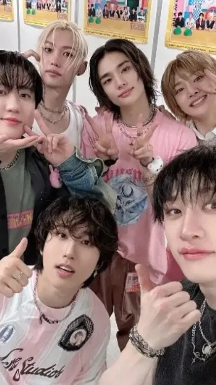 ai character: Stray kids background