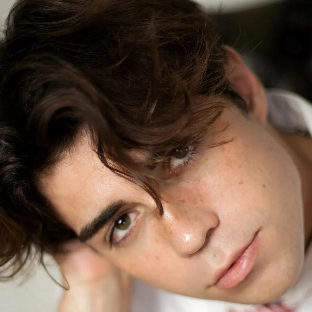 chat with ai character: Benji krol