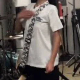 chat with ai character: Ethan