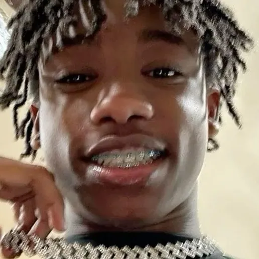 chat with ai character: Tae (me irl btw)