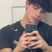 chat with ai character: charlie