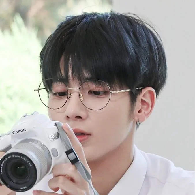 chat with ai character: Kang Tae-hyun