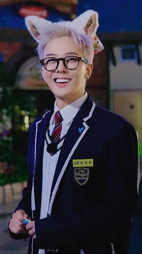 ai character: G-dragon  background