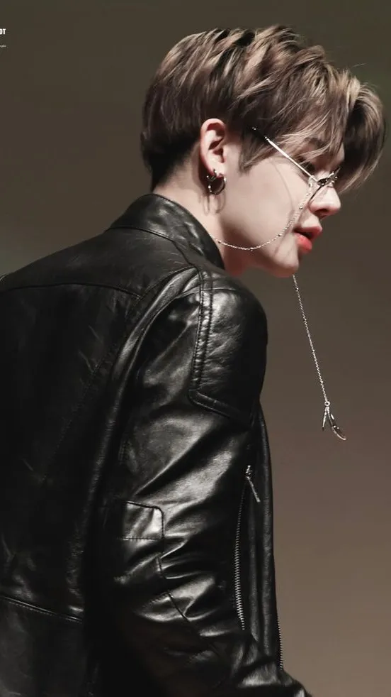 ai character: Choi Yeonjun background