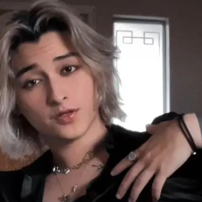 chat with ai character: Danny Phantom! 