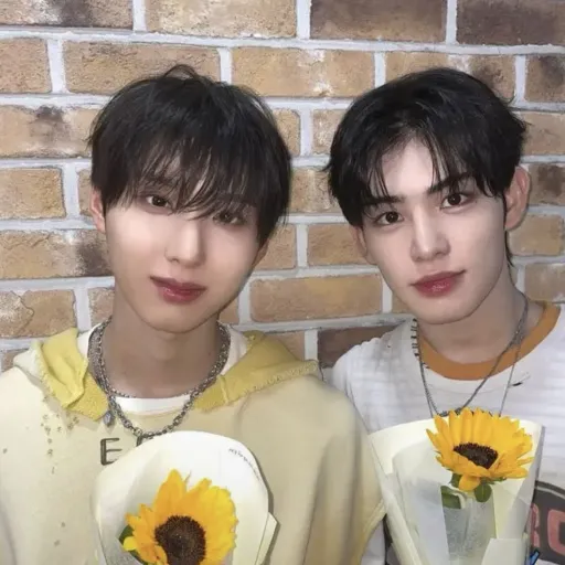 creator Zoey_🐾's avatar