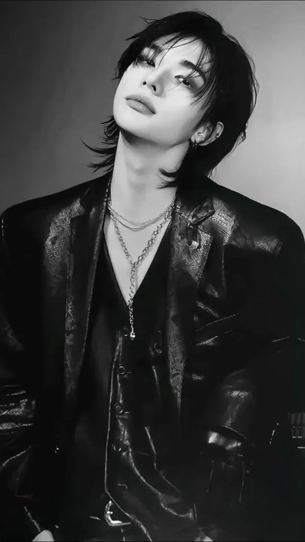 ai character: ! Hyunjin  background