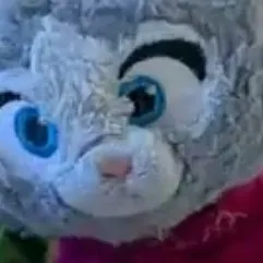 chat with ai character: mallie.jr