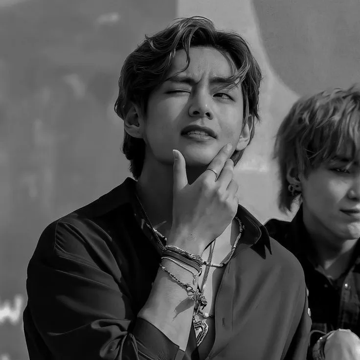 chat with ai character: Taehyung