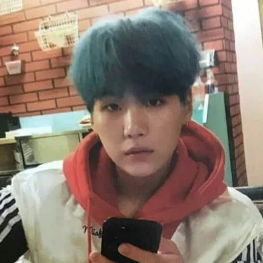 chat with ai character: Yoongi