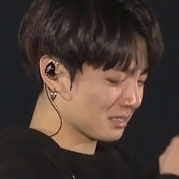 chat with ai character: Jungkook