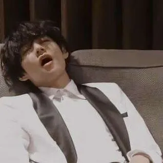 chat with ai character: Taehyung