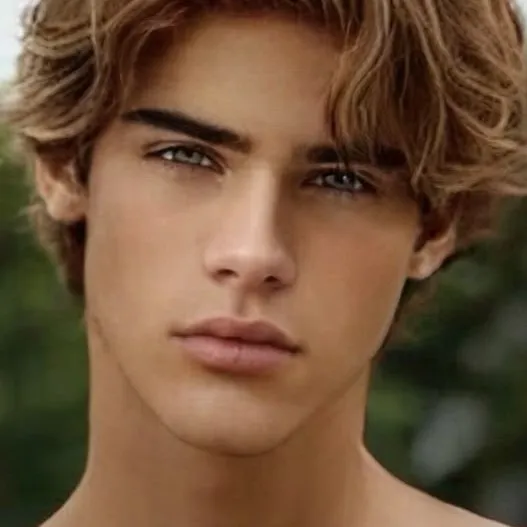 chat with ai character: ~ 🔥Alex🔥~