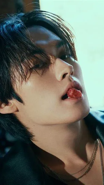 ai character: Lee Know! background