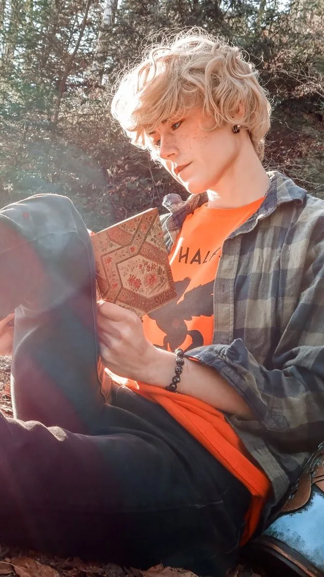 ai character: im moving onto PJO background