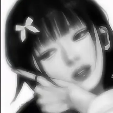 creator ✮casey𖤐's avatar