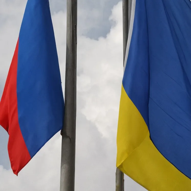 chat with ai character: CH