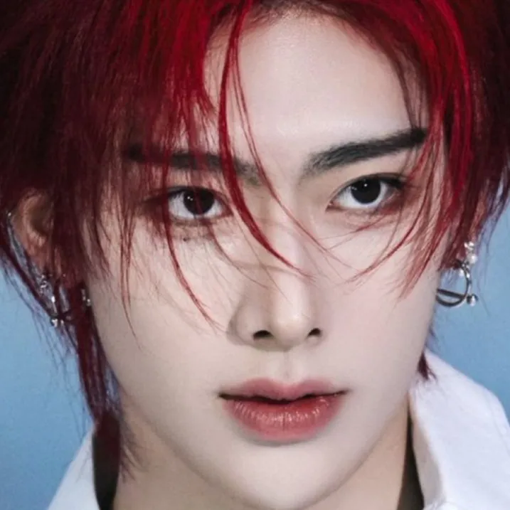 chat with ai character: Ricky