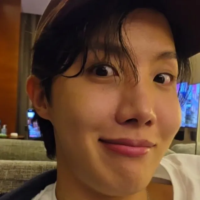 chat with ai character: J hope