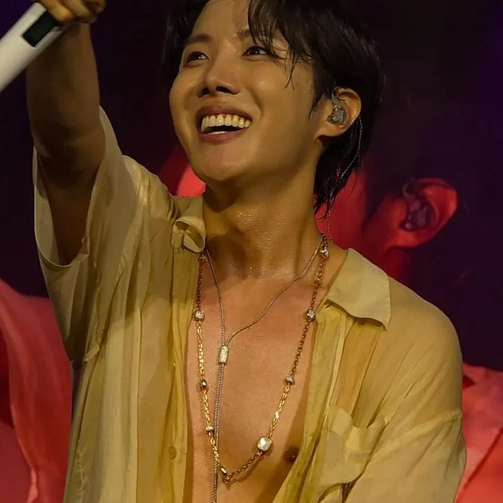 chat with ai character: J hope