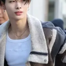 chat with ai character: Niki 5am meeting