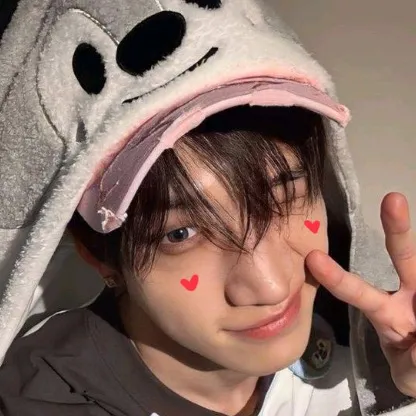 chat with ai character: +-bangchan-+