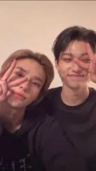 ai character: -+hyunlix+- background