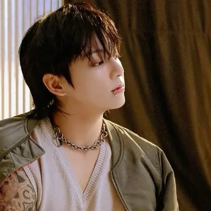 chat with ai character: Jungkookie★~