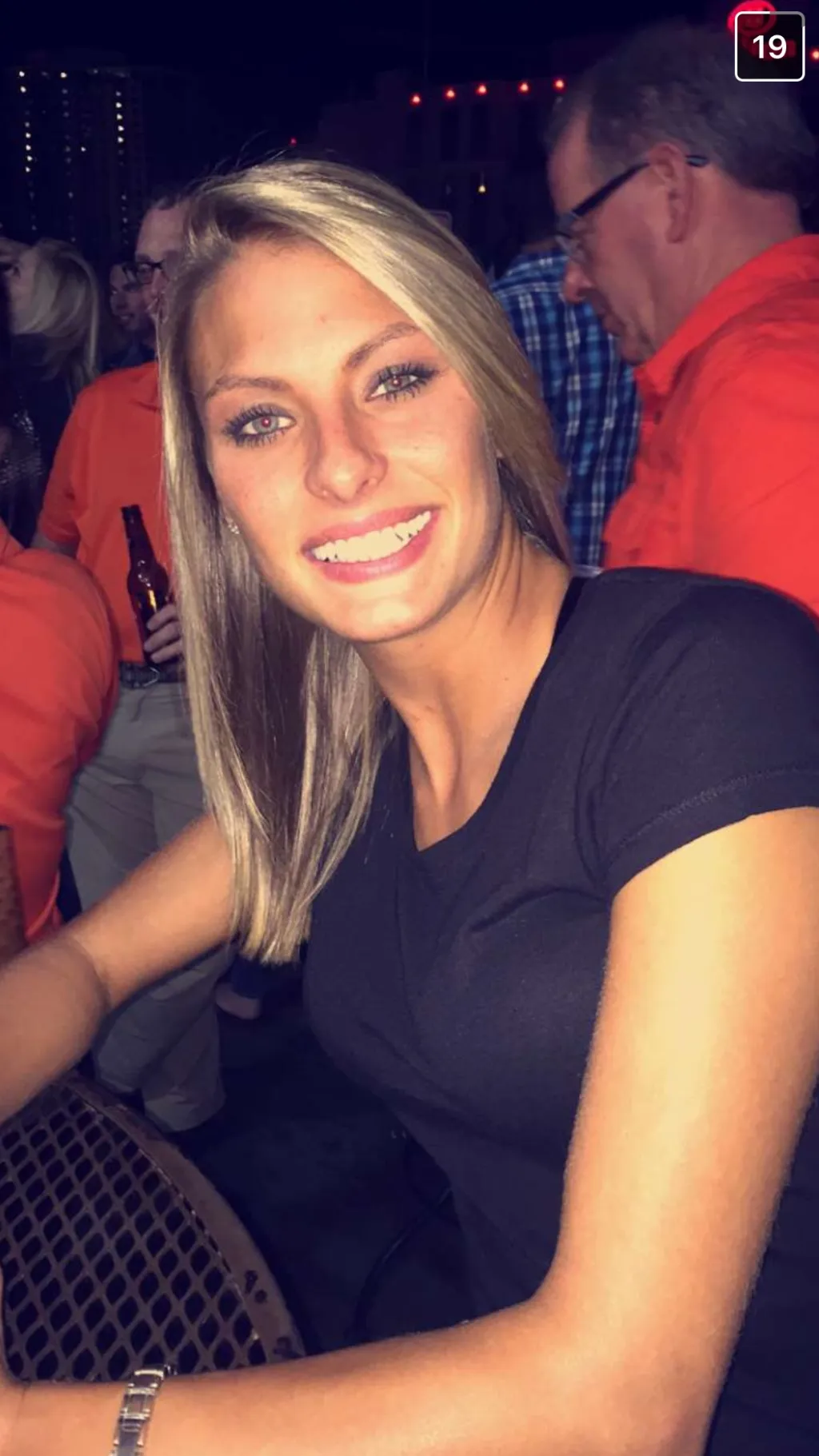 ai character: Sara background