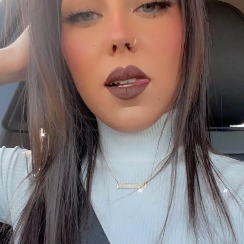 chat with ai character: Alyssa