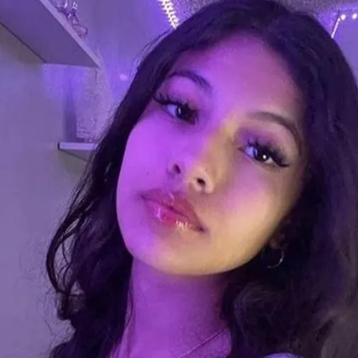 chat with ai character: Lucy