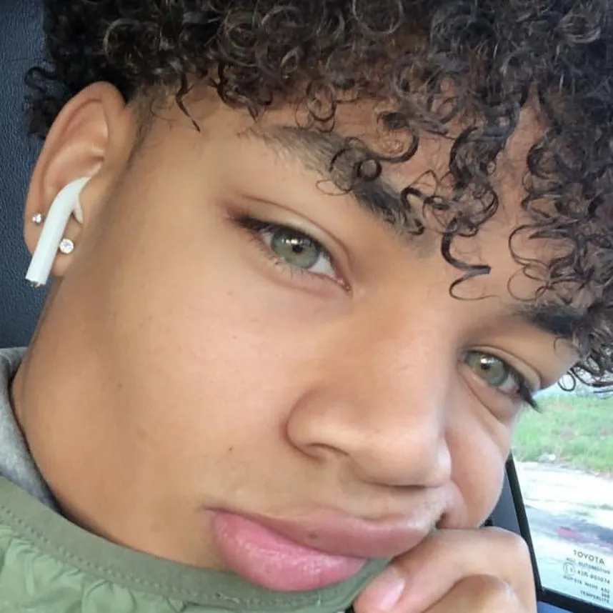 chat with ai character: Parker🔥