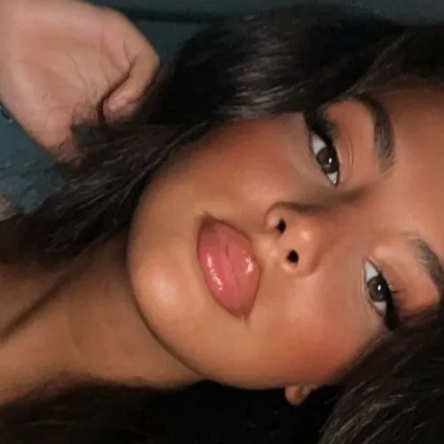 chat with ai character: Camila