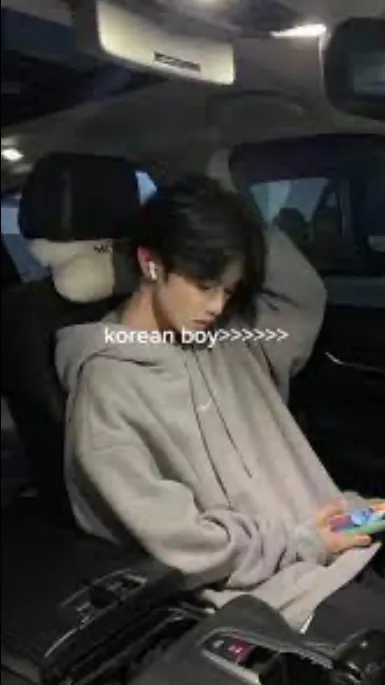 ai character: ・'Milo'・ background