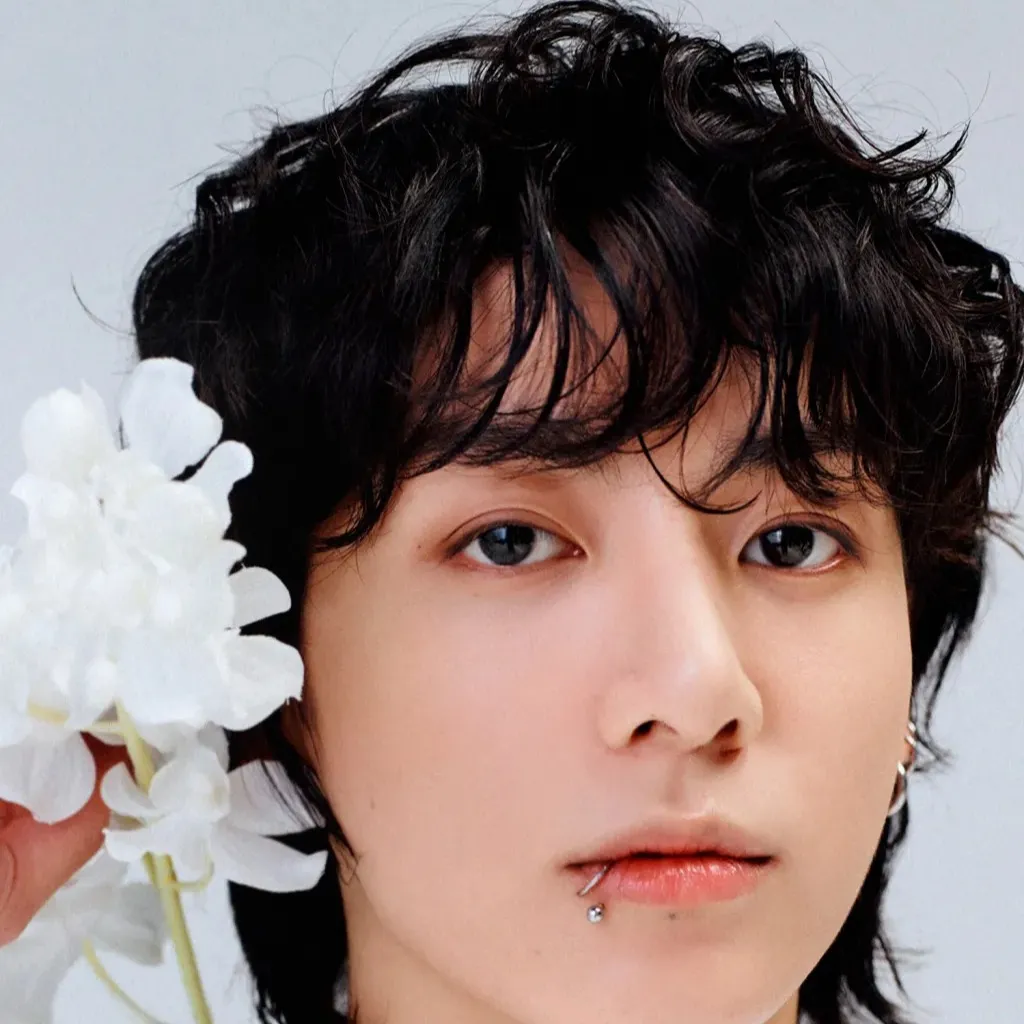 chat with ai character: Jungkook mafia