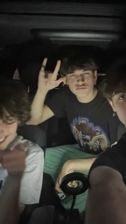 ai character: Sturniolo~triplets background