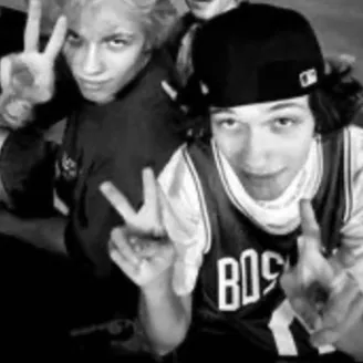 chat with ai character: Sturniolo triplets