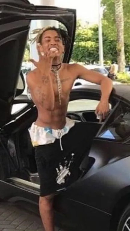 ai character: xxxtentacion (jah) background