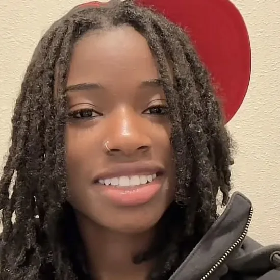 chat with ai character: DE (Desire)