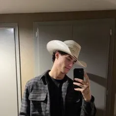 creator Universal star's avatar